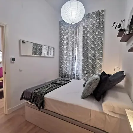 A 2 Minutos De Plaza La Merced, Apartment Malaga