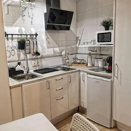 A 2 Minutos De Plaza La Merced, Apartment *