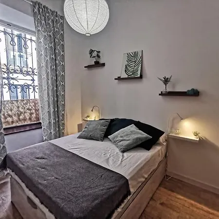 A 2 Minutos De Plaza La Merced, Apartment *